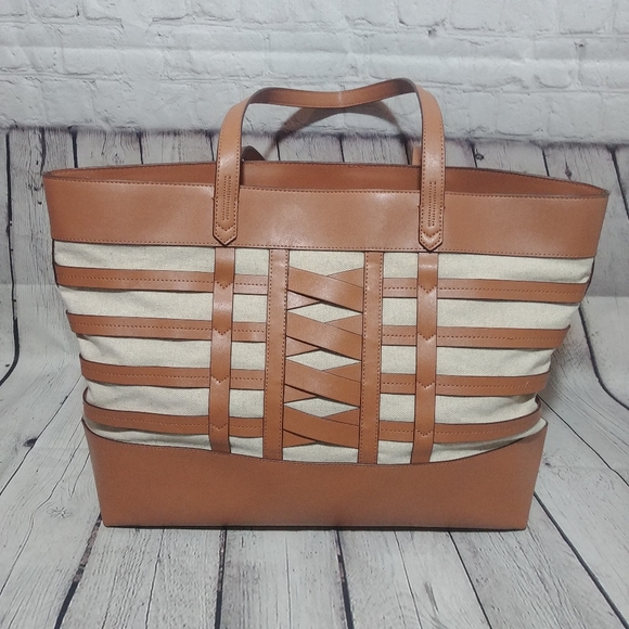 Stella & Dot Handbags - Stella and Dot Brown Cream VALENCIA tote bag purse